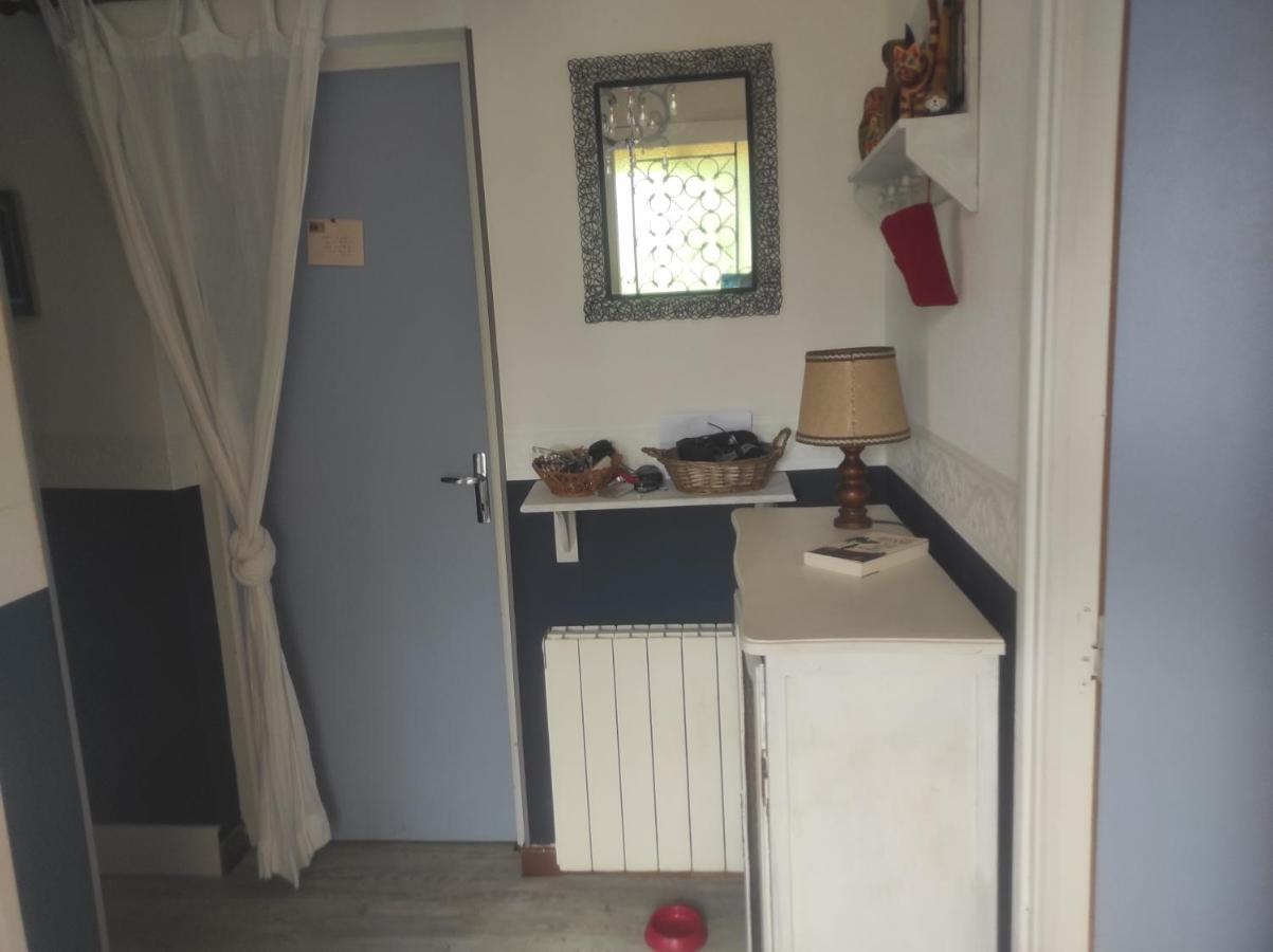 Chambre Spatieuse Avec Grand Lit. Aspet Εξωτερικό φωτογραφία